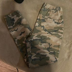 Men’s Camo H&M Joggers. Size XS.